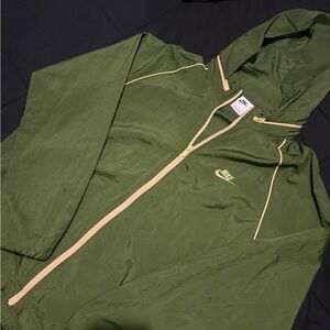 Nike Olive Green Hooded Windbreaker with Cream Accents